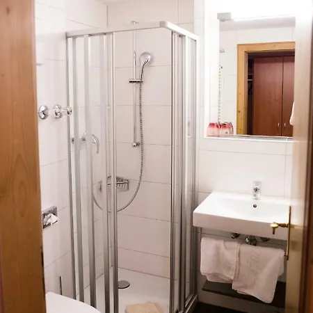 Gaestehaus Roessler بيت ضيافة